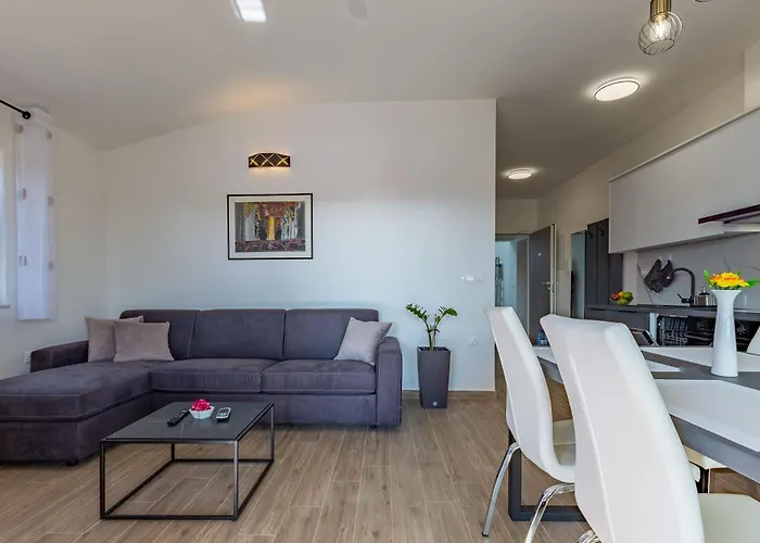 Elena&Lana Apartments